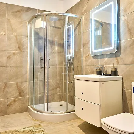 Orange Summer Pools Apartment Mamaia
