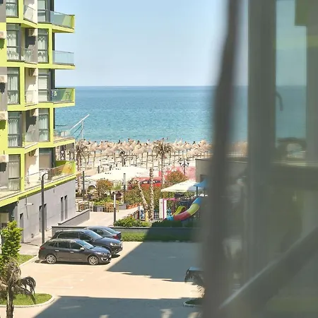 Orange Summer Pools Apartment *