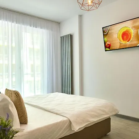 Orange Summer Pools Apartment *
